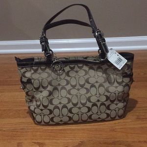 Coach new purse. Never used. F14281. Elegant style